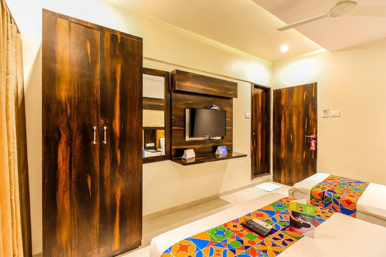 Fabhotel Plus Embassy Park Мумбай Екстериор снимка