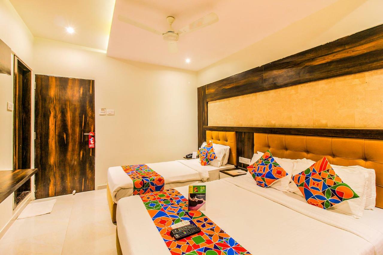 Fabhotel Plus Embassy Park Мумбай Екстериор снимка