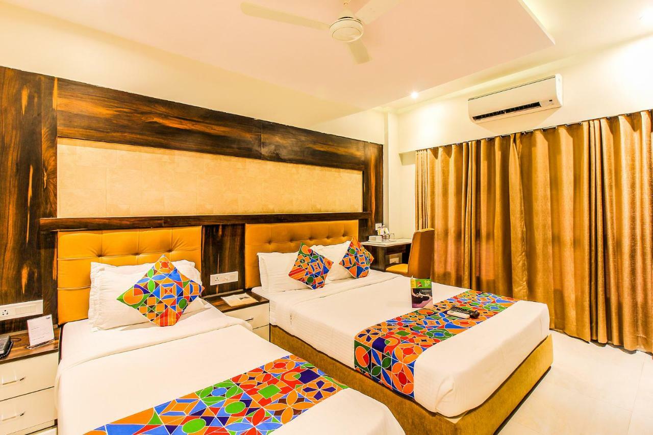 Fabhotel Plus Embassy Park Мумбай Екстериор снимка
